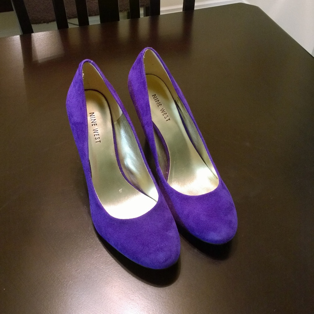 Gorgeous Nine West Caress Pumps Purple Suede