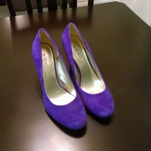 Gorgeous Nine West Caress Pumps Purple Suede
