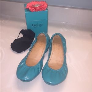 Tieks by Gavrieli in Tiek Blue. Size 8