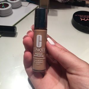 Clinique Concealor