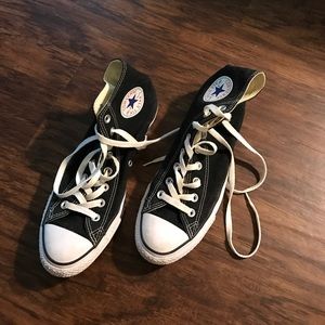 Black high top converse chucks