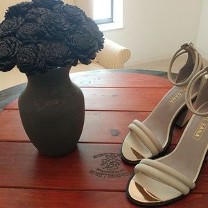 NWOB Sol Dana Grey/Beige Block Heel Strap Sandal