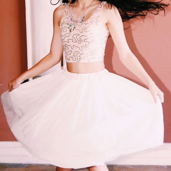 Cream Tulle Midi  Skirt - Picture 2 of 5