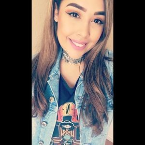 Meet your Posher, Alejandra