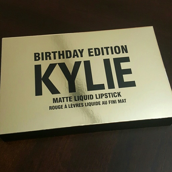 Kylie Birthday Edition Matte Liquid Lipstick - Picture 4 of 5