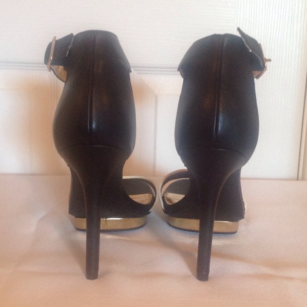 Beautiful heels - Picture 2 of 8