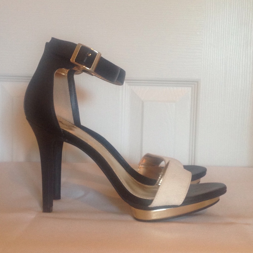Beautiful heels - Picture 3 of 8