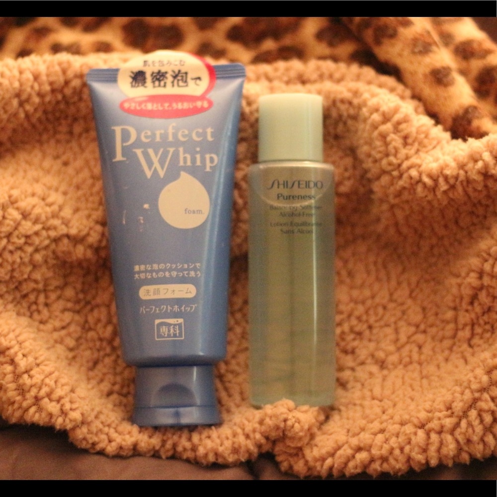 ✨BUNDLE Shiseido face wash and toner✨