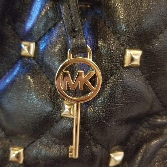 Michael Kors Authentic quilted pattern 🚚 moving - Picture 2 of 8