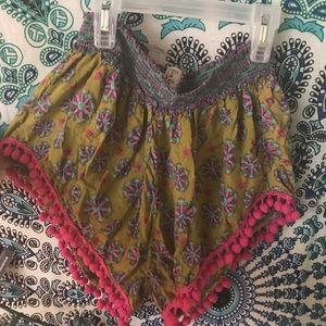 PATTERNED FLOWY POM POM SHORTS