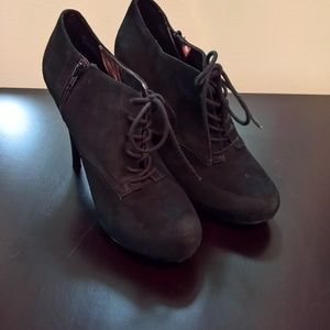 Steve Madden Trikki Black Suede Lace Up Booties
