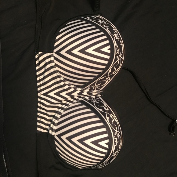 Two piece bathing suit - Picture 3 of 4