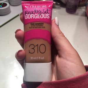 Cover girl Foundation