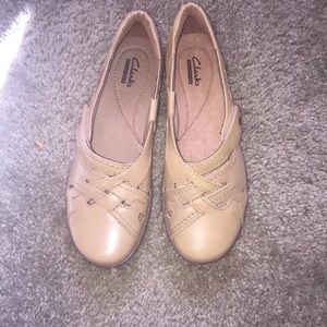 Clark's bendables Mary Janes camel Sz 6.5