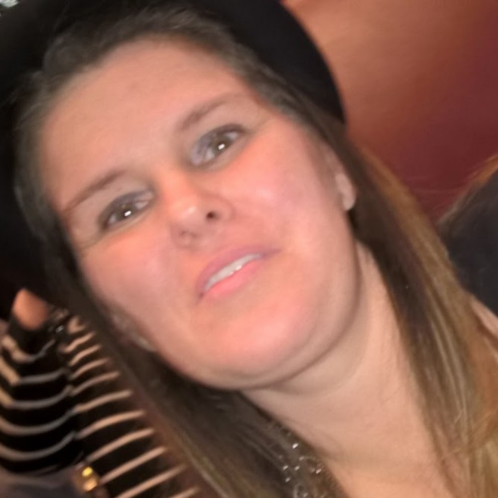 Meet your Posher, Angelia