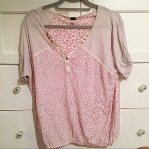 Brand new Free people top With Buttons
