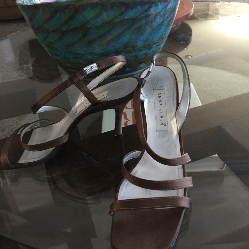 Anne Klein cooper color sandals
