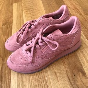 Pink Reebok Suede Classics