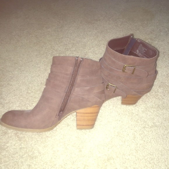 Ankle boots - Picture 1 of 2