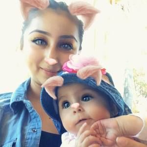 Meet your Posher, Crystal