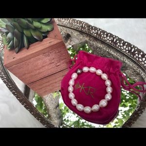 Silpada Shine On Pearl Stretch Bracelet