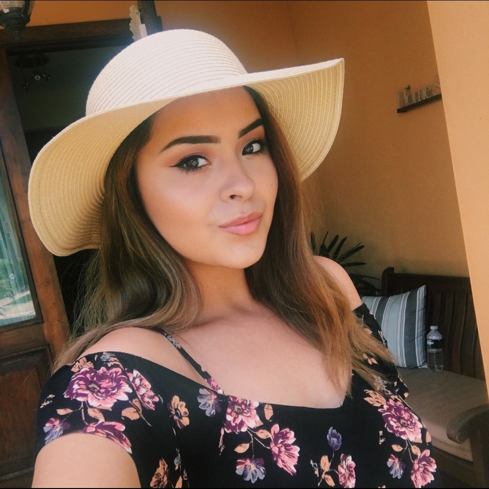 Meet your Posher, Arely