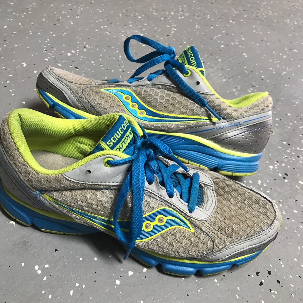 saucony running shoes