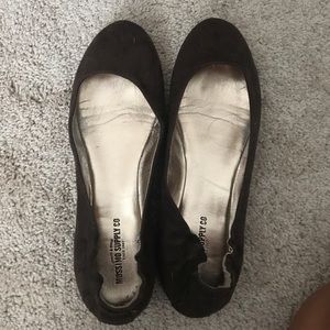 Brown ballet flats