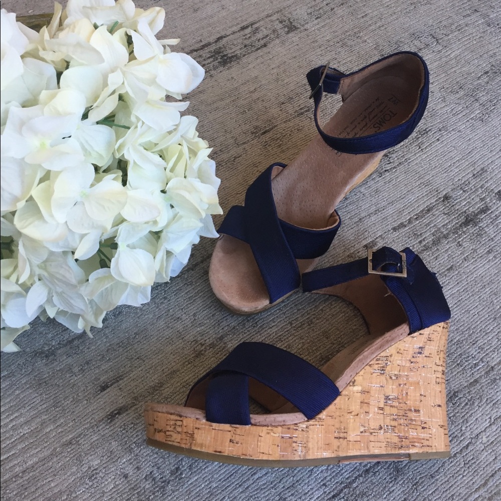 Gorgeous summer navy blue wedge sandal