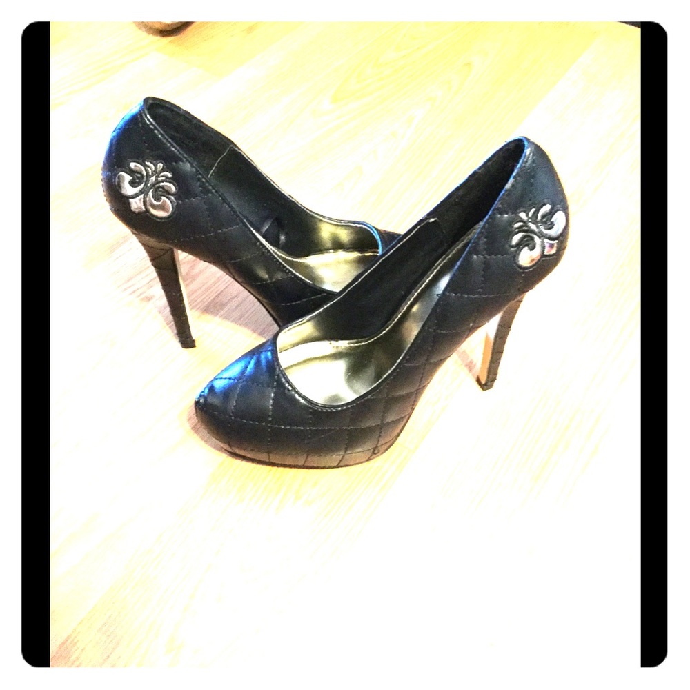 Derion black stilettos