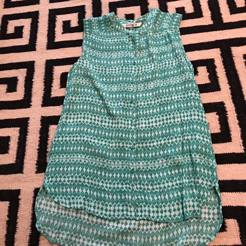 Sleeveless top