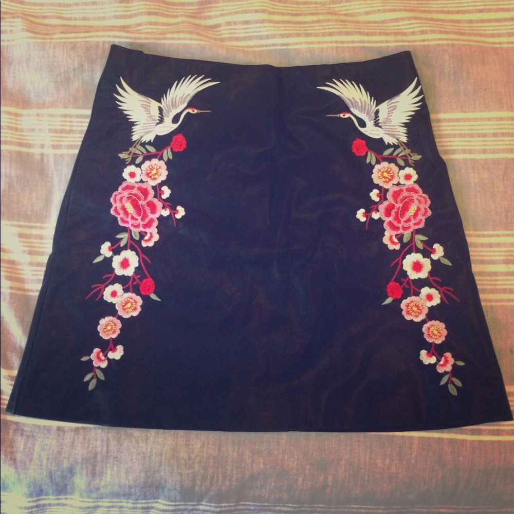 Sexy vegan leather high waisted mini skirt