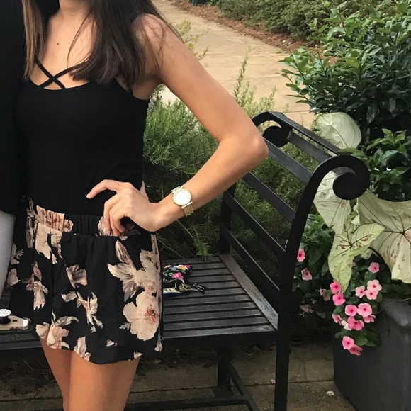 Floral Flowy Shorts - Picture 4 of 4