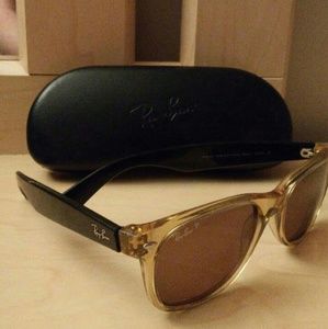 Like new stylish ray bans