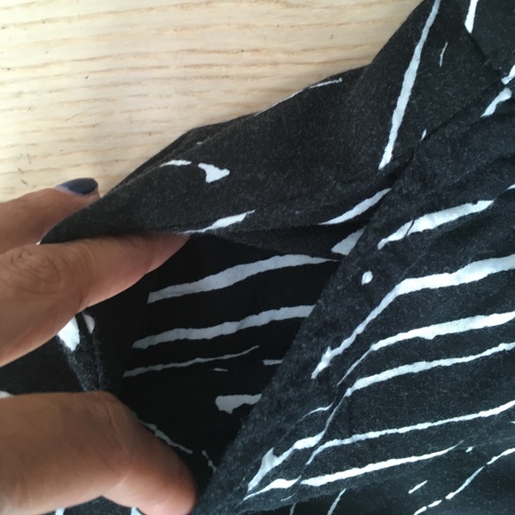 Merona XS romper with buttons and pockets - Picture 5 of 6