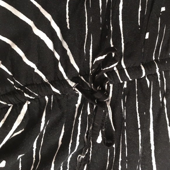 Merona XS romper with buttons and pockets - Picture 6 of 6