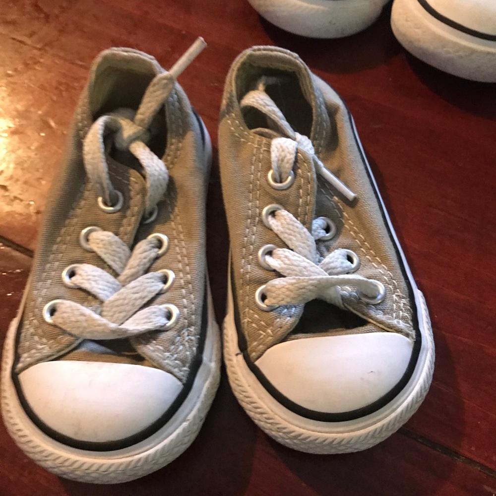 Toddler gray converse