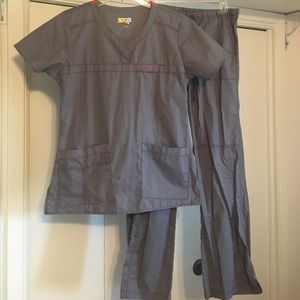 Wonder flex scrub set