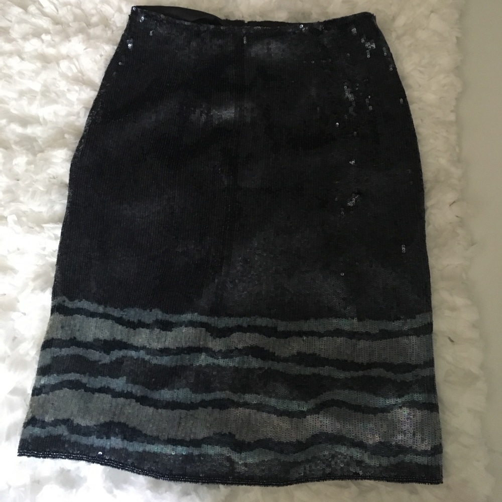 Fully sequined skirt in blue wave  pattern size s