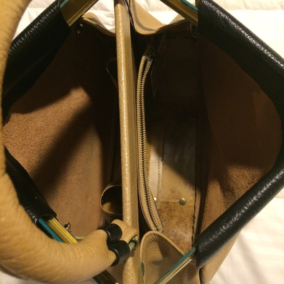 Vintage ‘1968’ Award Winning leather Bag! One of a Kind. - Picture 6 of 8