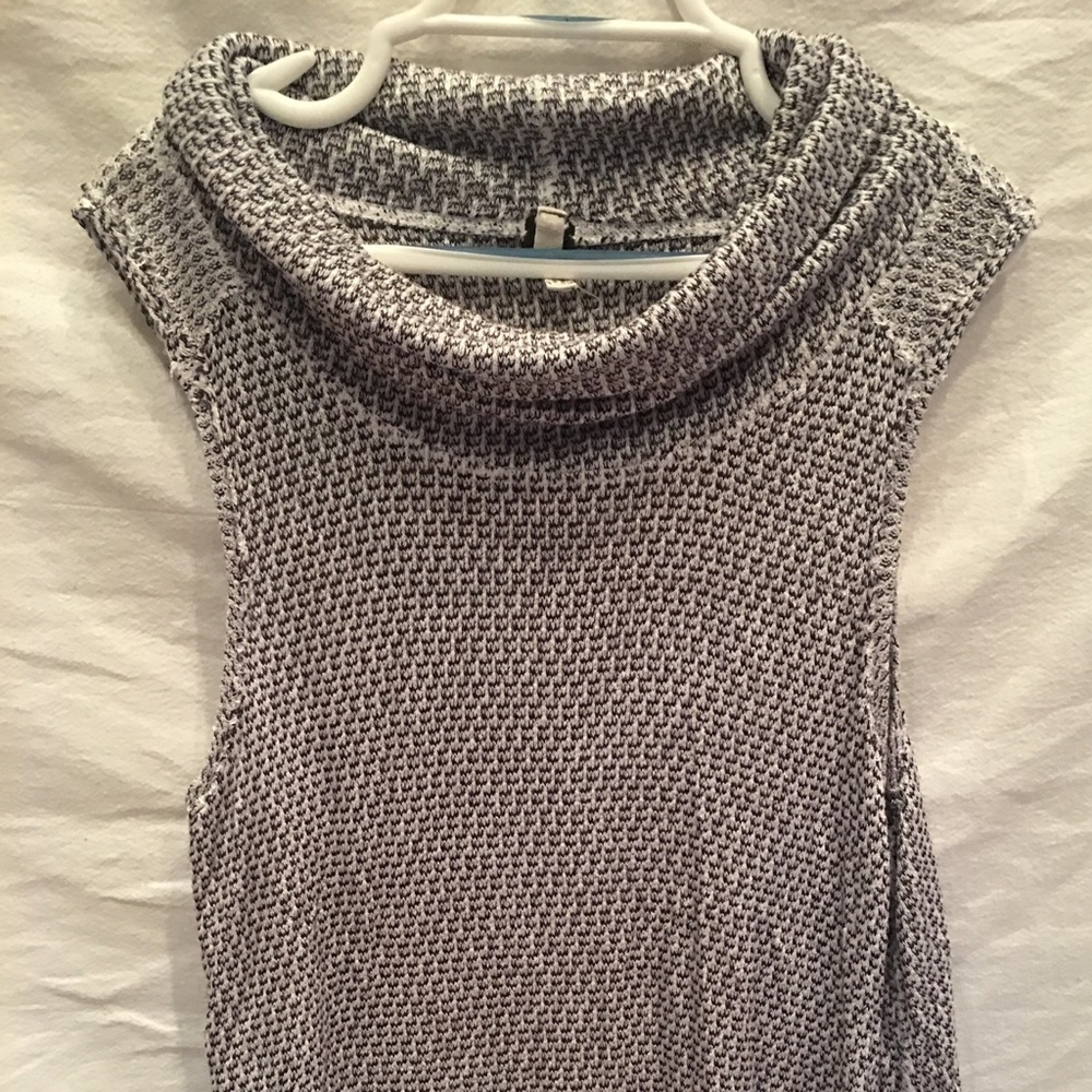 Free People Sleeveless Knit Turtles Neck