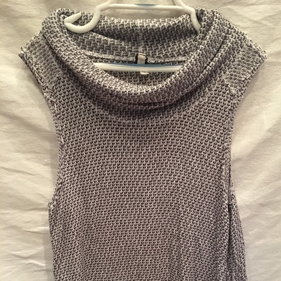 Free People Sleeveless Knit Turtles Neck - Picture 1 of 4