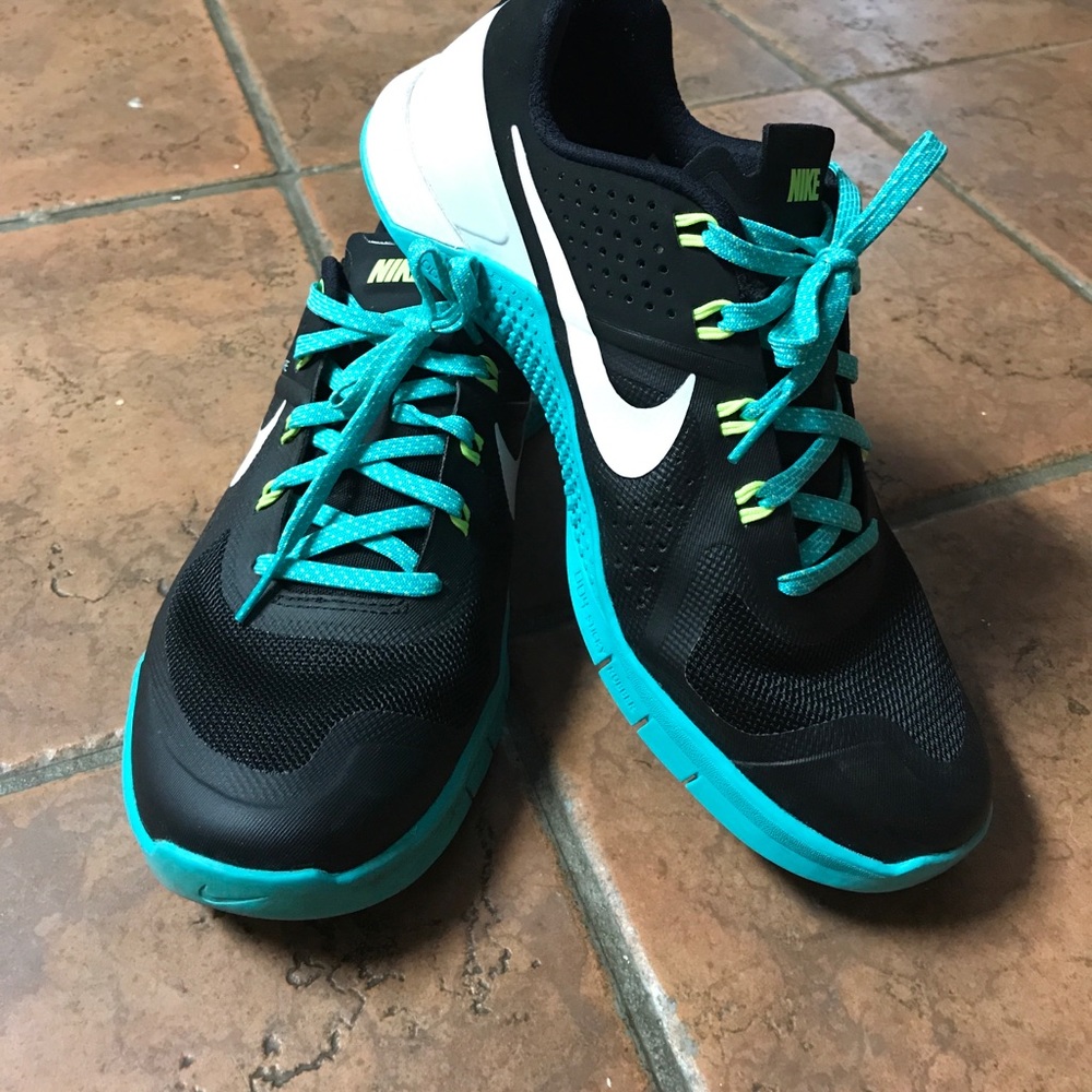 Nike Flywire Teal Polka Dots
