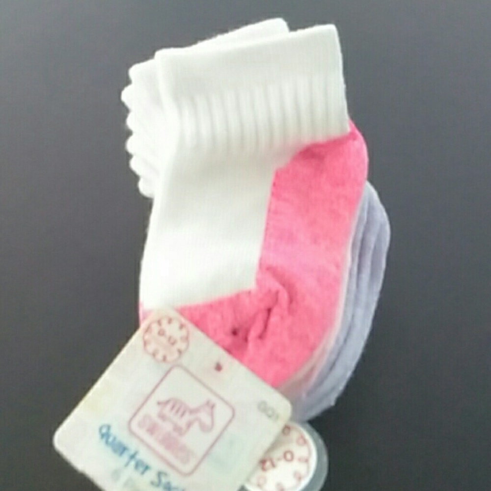 6 pairs of 0 to 12 months quarter socks