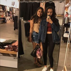 Meet your Posher, Jaqueline