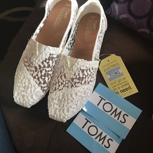 Authentic TOMS