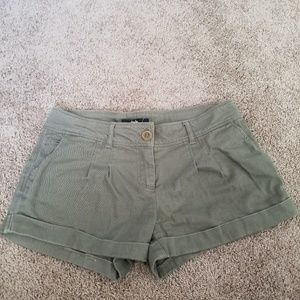 Papaya olive green shorts