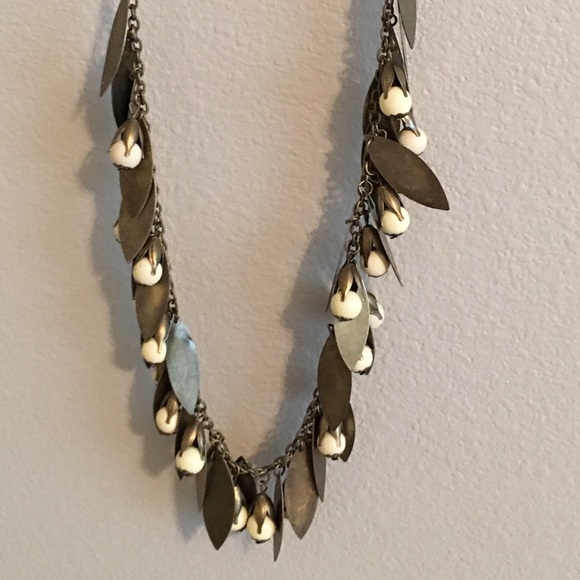 Anthropologie statement necklace - Picture 2 of 2
