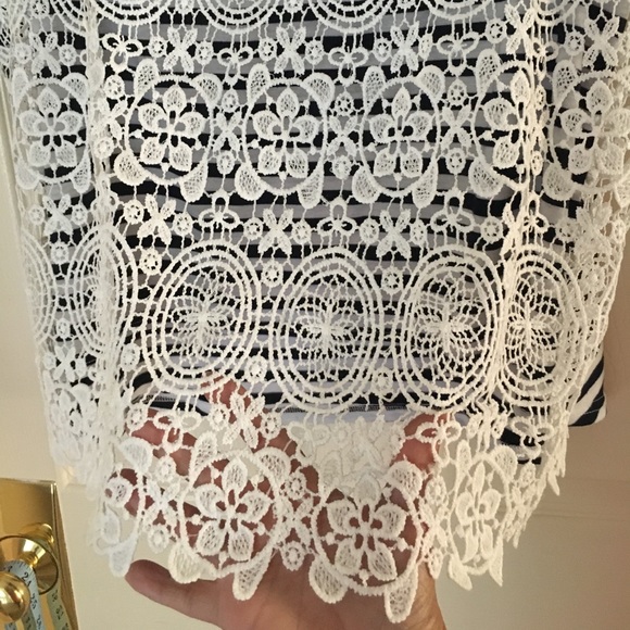 NAVY STRIPED TANK TOP - Picture 5 of 5