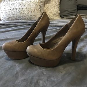 Jennifer Lopez Nude Pumps Sz: 6.5